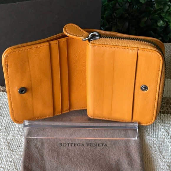 Bottega Veneta Zippy Compact Wallet - Picture 6 of 12